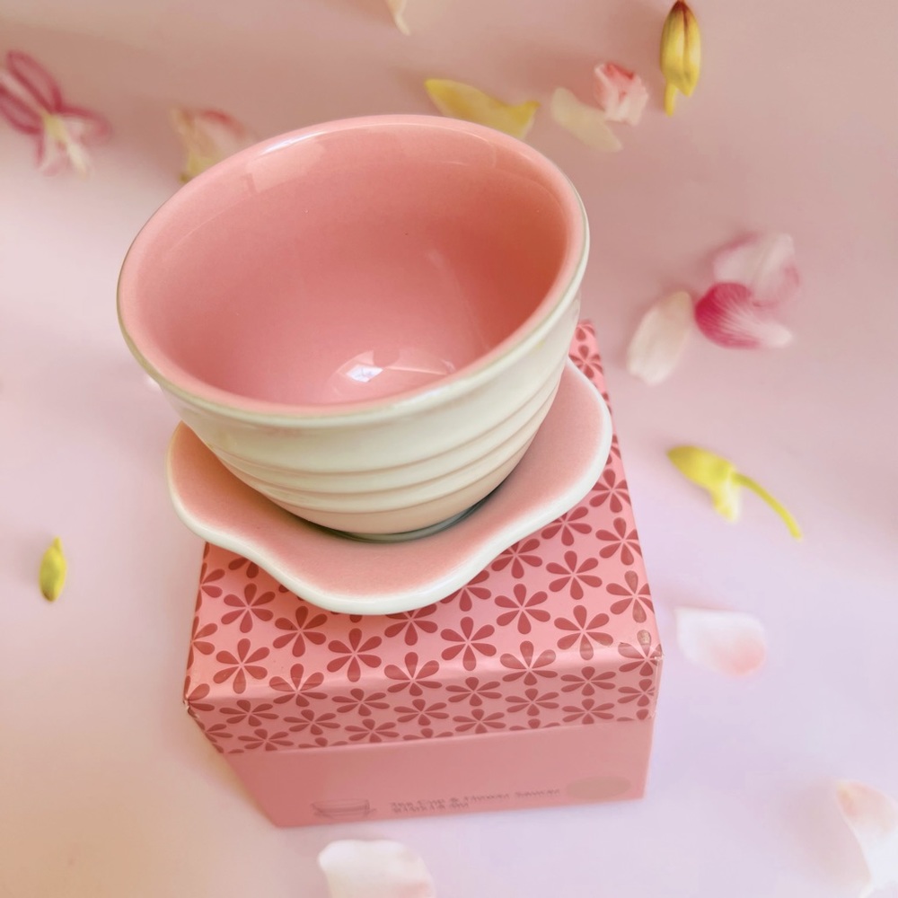 Le Creuset Tea Cup With Flower Saucer(reserve for seashelly) - Picture 3 of 11
